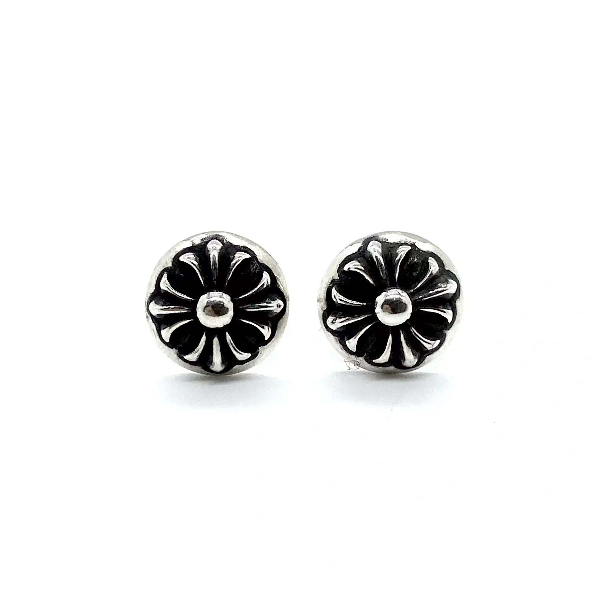 Chrome Hearts Cross logo Shield Earrings